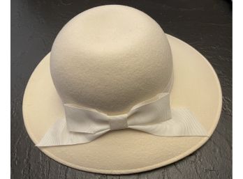 Vintage Ladies Off-White Felt Hat
