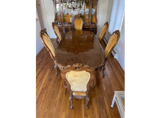 Vintage Ornate Dining Room Table With 6 Chairs