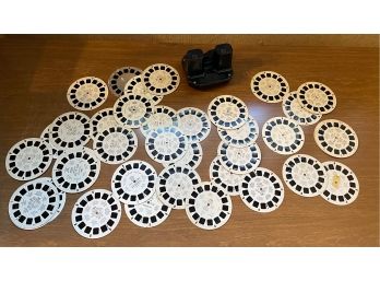 Vintage View Master With Grouping Of Assorted Reels