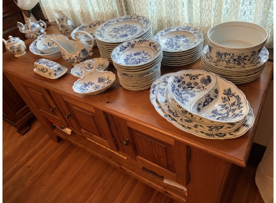 Vintage 'Blue Danube'-JAPAN Porcelain Dinnerware Collection -40 Pieces