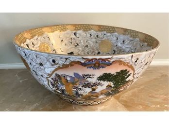 Vintage Chinese Porcelain Gilt Bowl With Hand Painted Screens-Signed