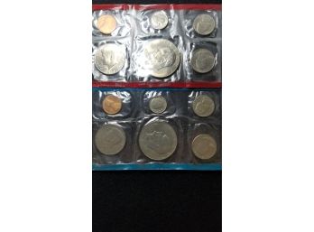 US Coin Mint Set - 1977 Mint Condition Coins In Original Plastic Enclosures - Philadelphia & Denver