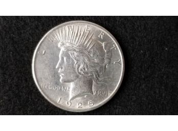 US 1925  Silver Peace Dollar - Very Fine
