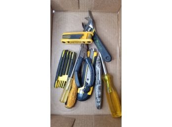 Small Flat Of Tools - Various Tools (yellow)