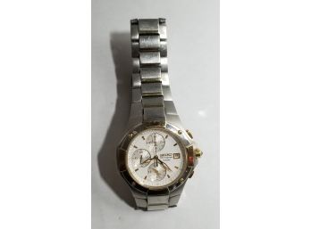 Seiko Chronograph Watch - Date Display - Silver And Gold Tone - 7T62