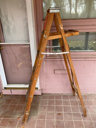 Wooden Step Ladder With Paint Tray