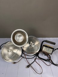 Lot Of Three Clamp-on Shop Trouble Lights And One Shop Spotlight