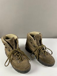 Nice Pair Of AKU Hiking Boots With Air 8000 Breathability Technology And Gore Tex, Size 11