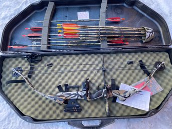 Hunting Or Archery Bow Xi 260/xi 275 Silver Hawk XP In Carrying Case With Arrows