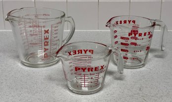 Clear And Red Pyrex Lot Of Glass Measuring Cups - Set Of 3