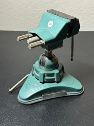 Central Forge Articulated Vacuum Vise