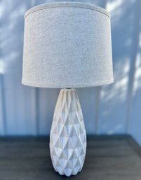Modern White Ceramic Table Lamp 1/2
