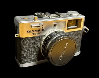 Olympus 35RC Compact Camera - E.Zuiko 2.8 42mm W/ Case
