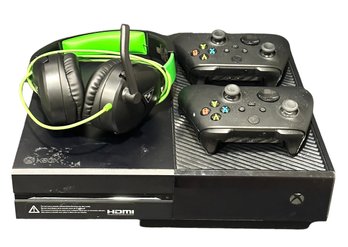 Xbox 1 Bundle W/ Turtle Beach Headphones, 2TB Memory Storage, And 2 Controllers