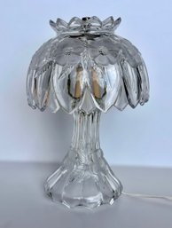 Beautiful Vintage Underwriters Floral Glass Lamp