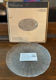 Beautiful Pampered Chef Shimmering Glass Round Platter
