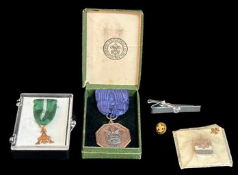 Unique Collection Of Antique Boy Scouts Memorabilia Including A 10k Gold Emblem - Lot Of 5