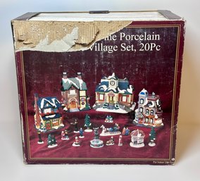 Beautiful Vintage Christmas Porcelain Village 20 Piece Set