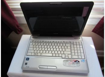Toshiba L505-ES5018 15' Laptop