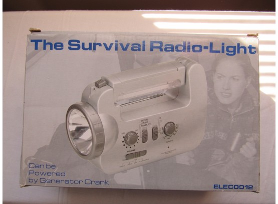 NEW THE SURVIVAL RADIO-LIGHT GENERATOR CRANK FLASHLIGHT RADIO