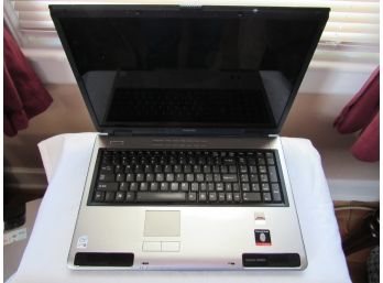 Toshiba Satillite P105-S6197 Laptop  Untested