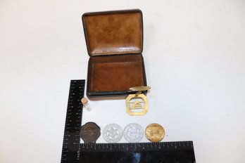 Historical Commemorative Tokens And Medallions With Vintage Leather Case  Panama Canal, Hoover Dam
