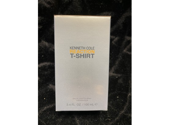 NEW Kenneth Cole Reaction T-shirt