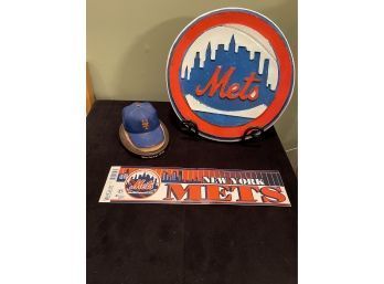 NY Mets Ceramic Wall Hanging, Mets Plaster Hat & Sticker