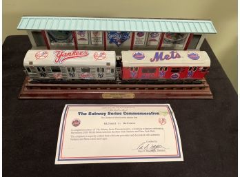 Danbury Mint The Subway Series Commemorative With COA Historic 2000 World Series NY Yankees NY Mets Model