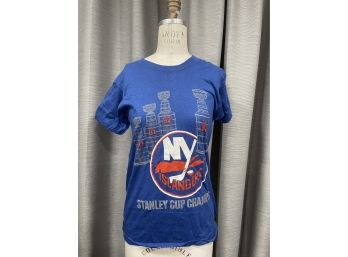 NY Islanders T Shirt Size Medium