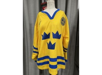 New With Tags Nike Sweden Ice Hockey Jersey Size 48
