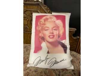 Marilyn Monroe Pillow 14x19