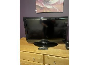 30 Toshiba Flat Screen TV With Remote