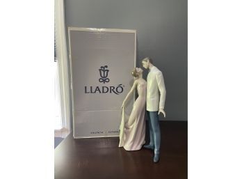 Lladro Happy Anniversary Couple Figurine With Box #6475