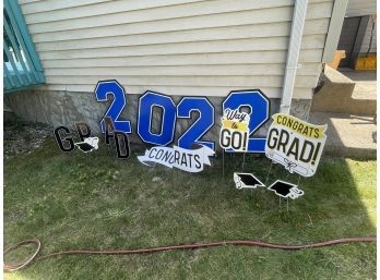 2022 Graduation Lawn Signs