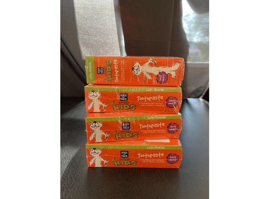 24 - NEW Kiss My Face Kids Toothpaste