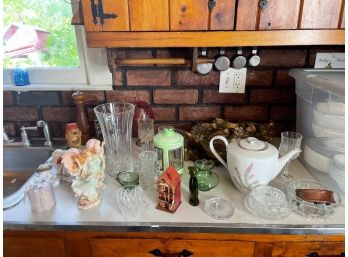 Kitchenware, Tea Pot, Glasses, Plaques