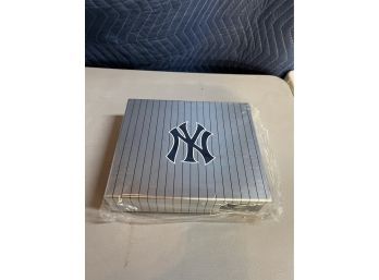 New New York Yankees Gift Set With Watch & 2 Sprays