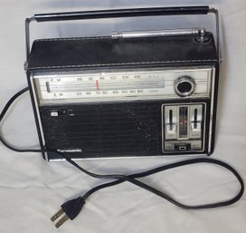 Vintage Panasonic AM/FM Portable Radio