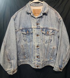 Vintage Women's Levi's Button Up Jean Jacket