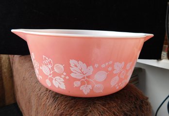 Gooseberry Pyrex Pink Cinderella Dish 475-b 2 1/2 Quarts (no Lid)