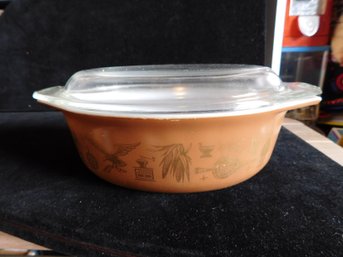 Pyrex Early American Casserole Dish And Lid 043 1 1/2 Qt.