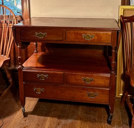 Fine Quality Vintage Pennslvania House/Paine Furniture Server