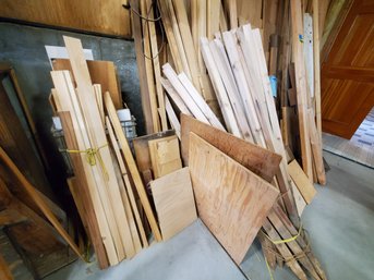 Bulk Wood Of Various Sizes Shapes Material