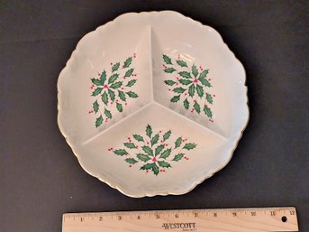 Lenox Holiday Christmas Holly Divided Serving Bowl With Scalloped Rim 9'