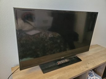 Samsung TV W/ Remote 36x21x10