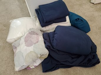 Bundle Of King Sized Blankets With L.L. Bean Sheets