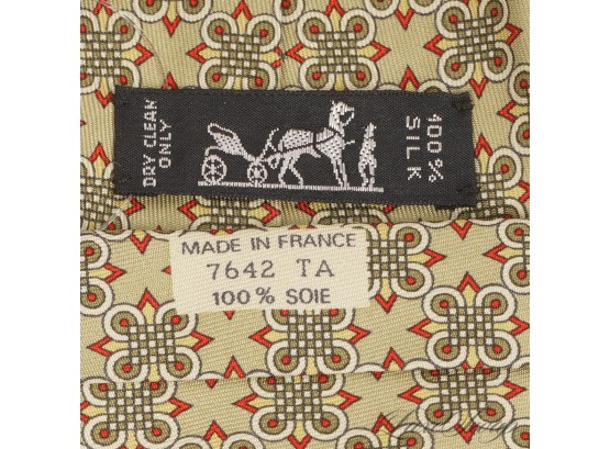 NEAR MINT AUTHENTIC HERMES MADE IN FRANCE MENS SILK TIE IN SAGE GREEN WITH MEDALLION MOSAIC 7642 TA