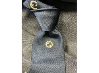 THE ONE EVERYONE WANTS!! VERY RARE VINTAGE MENS GUCCI SOLID NAVY MONOGRAM SINGLE GG SILK TIE