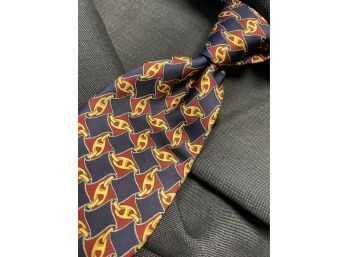 AUTHENTIC VINTAGE FENDI PURE SILK MADE IN ITALY MENS NAVY RED AND GOLD CHAIN GEOMETRIC PRINT TIE